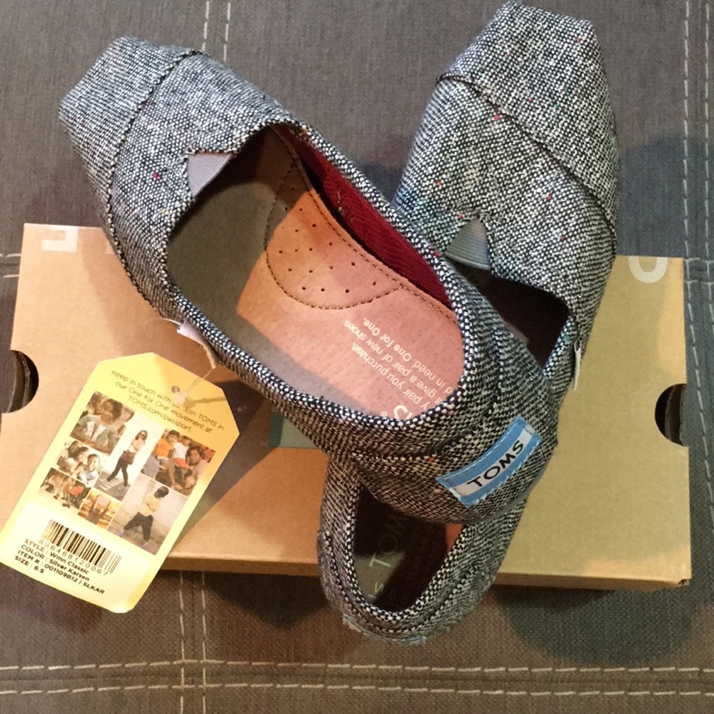 NWT Toms shoes